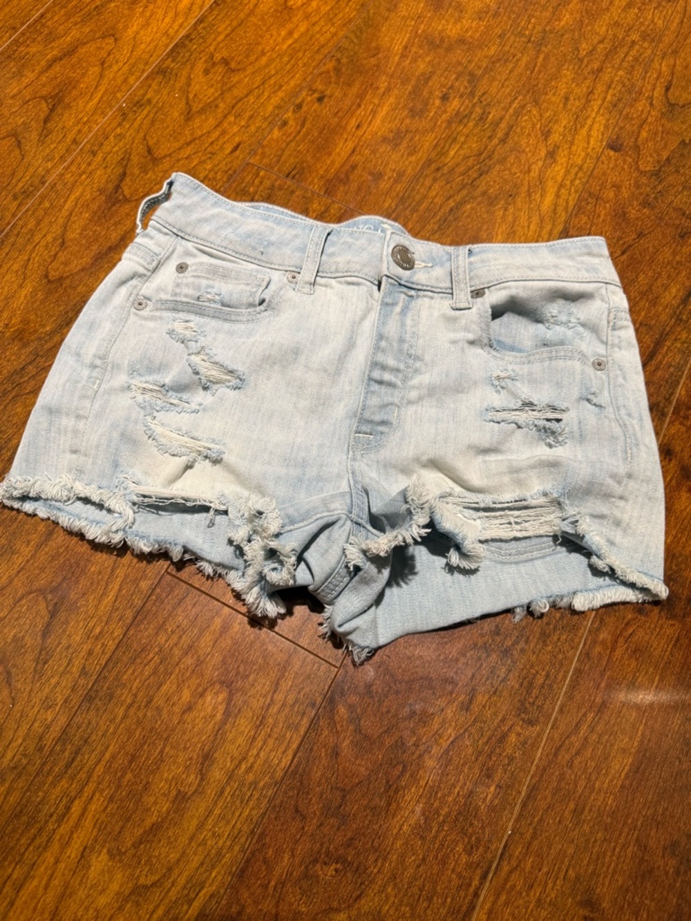 American Eagle Outfitters Light Blue Distressed Denim Cutoff Shorts Size 4 NWOT